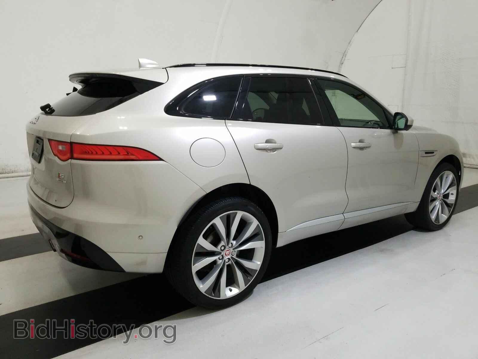 2017 Jaguar F-PACE - VIN: SADCM2BV2HA884071 - Фото 4