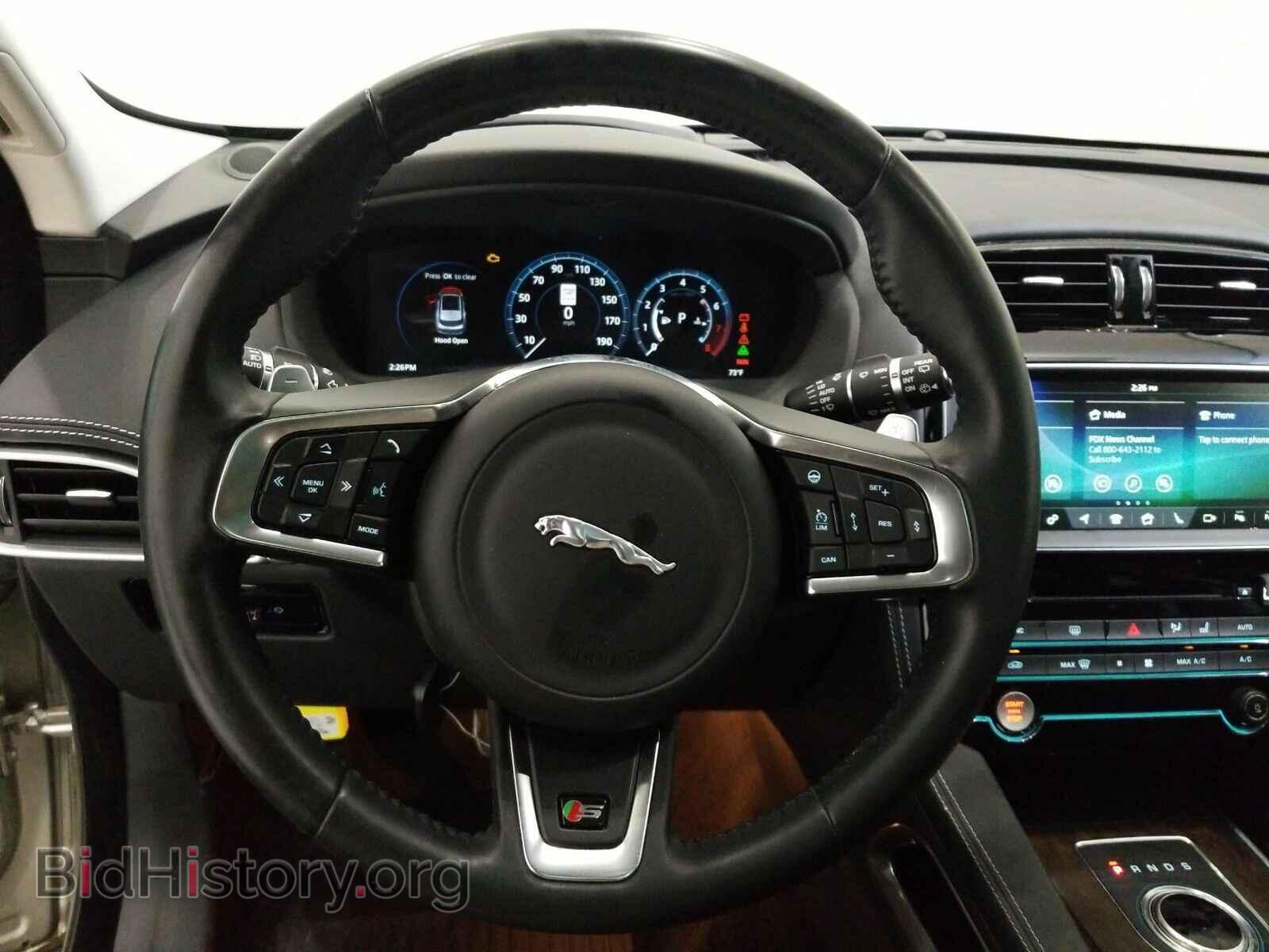 2017 Jaguar F-PACE - VIN: SADCM2BV2HA884071 - Фото 10
