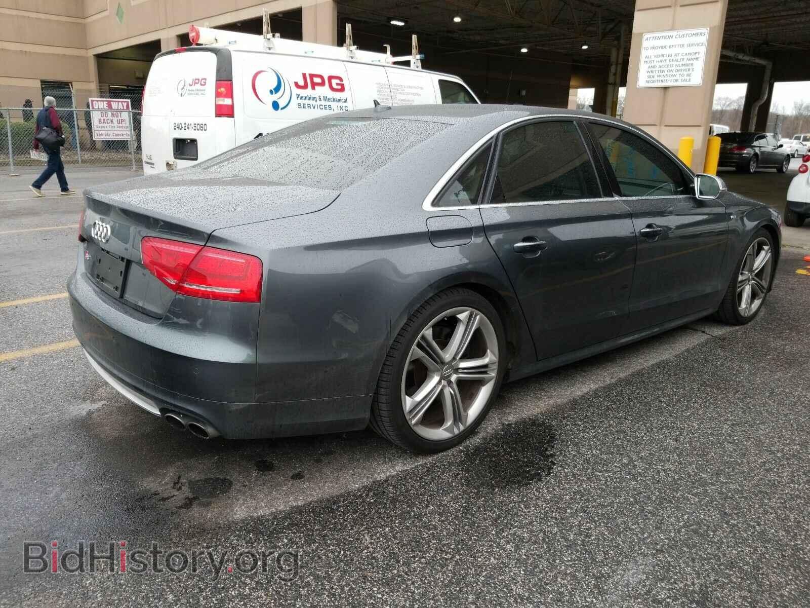2014 Audi S8 - VIN: WAUD2AFD6EN005156 - Photo 2