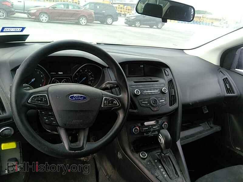2017 Ford Focus - VIN: 1FADP3FE7HL347410 - Фото 4