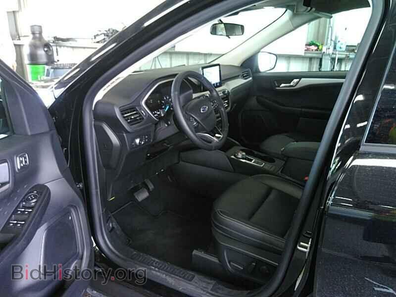 2020 Ford Escape - VIN: 1FMCU0H64LUA37300 - Photo 3