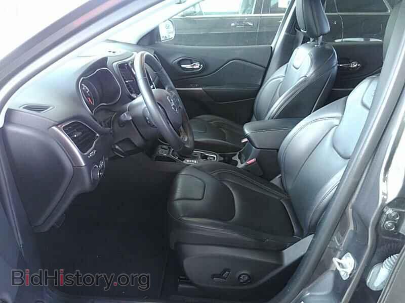2019 Jeep Cherokee - VIN: 1C4PJLDB1KD376436 - Photo 3