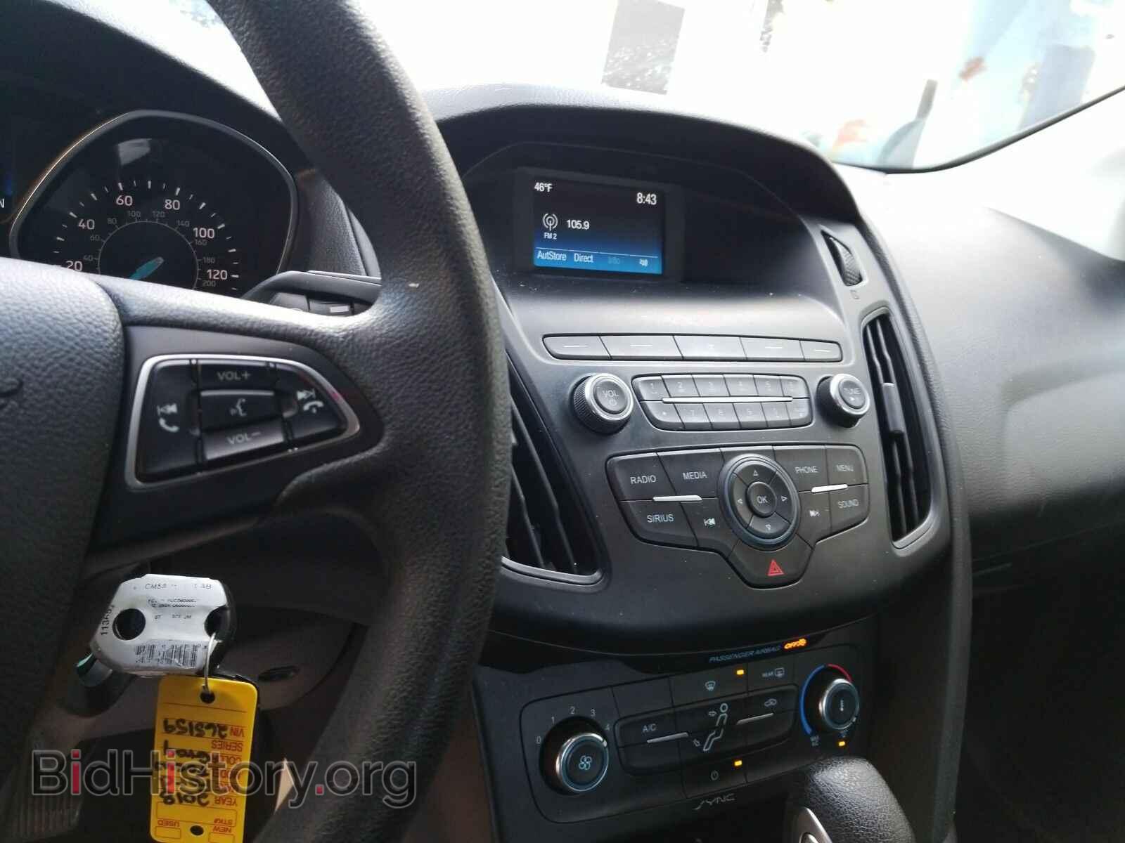 2018 Ford Focus - VIN: 1FADP3F24JL265159 - Фото 4