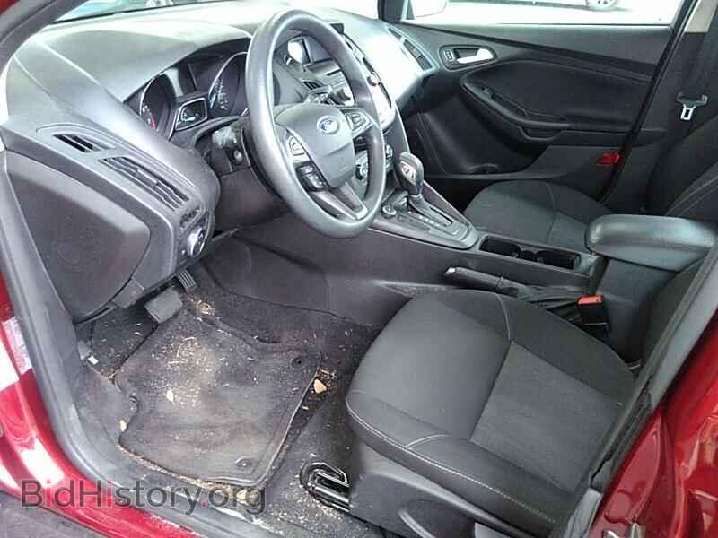 2017 Ford Focus - VIN: 1FADP3F28HL252022 - Фото 3