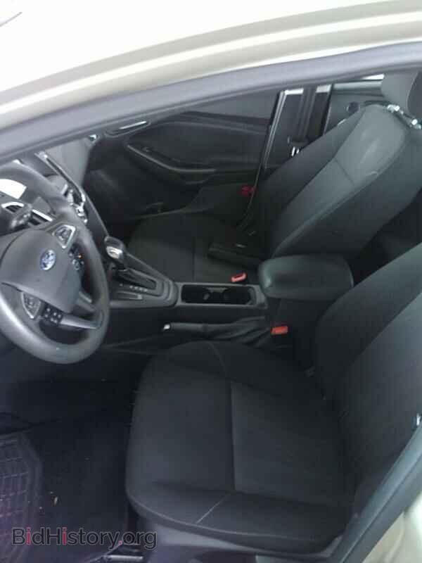2018 Ford Focus - VIN: 1FADP3M25JL214854 - Фото 3