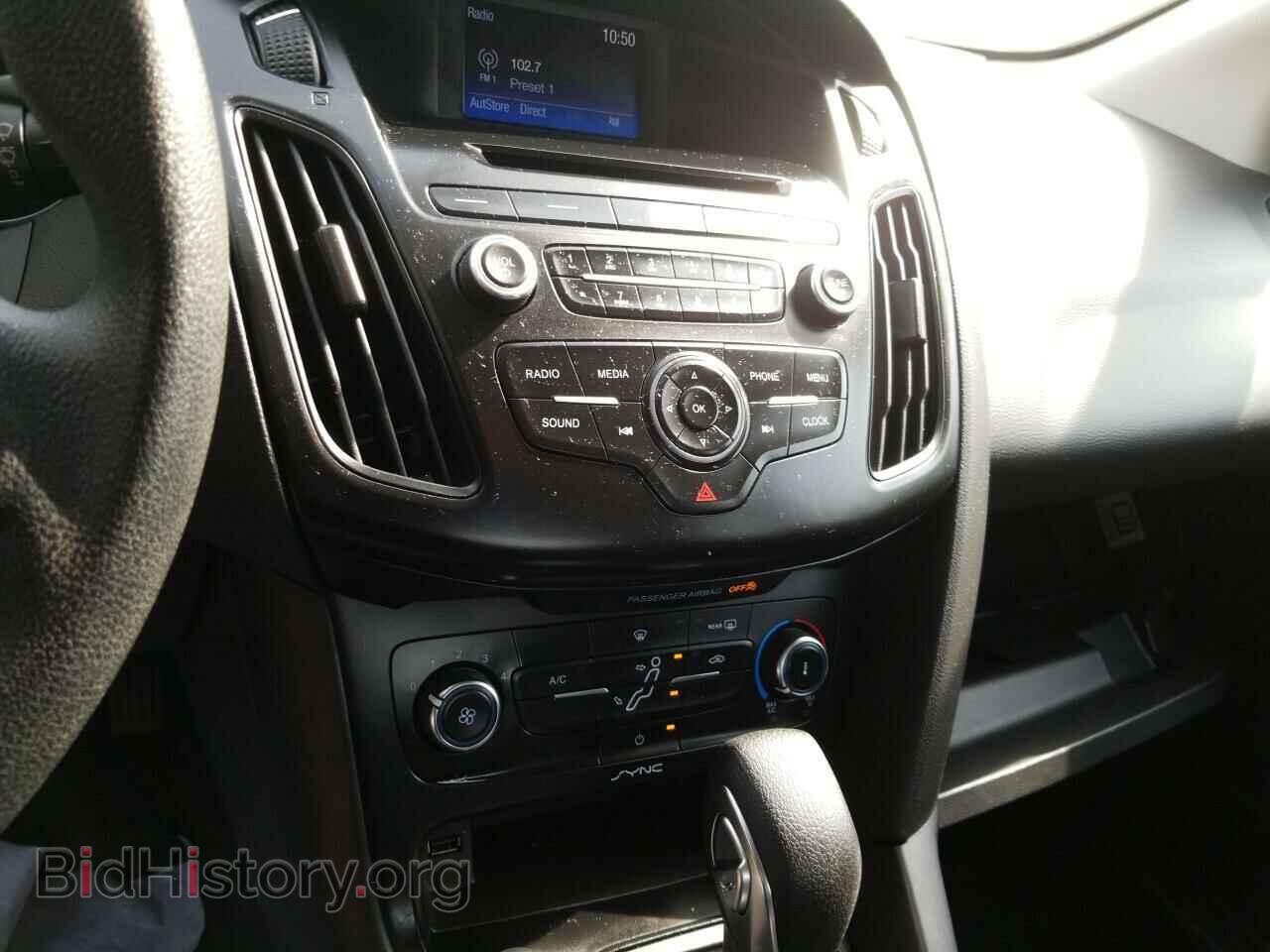 2017 Ford Focus - VIN: 1FADP3E22HL231944 - Фото 4