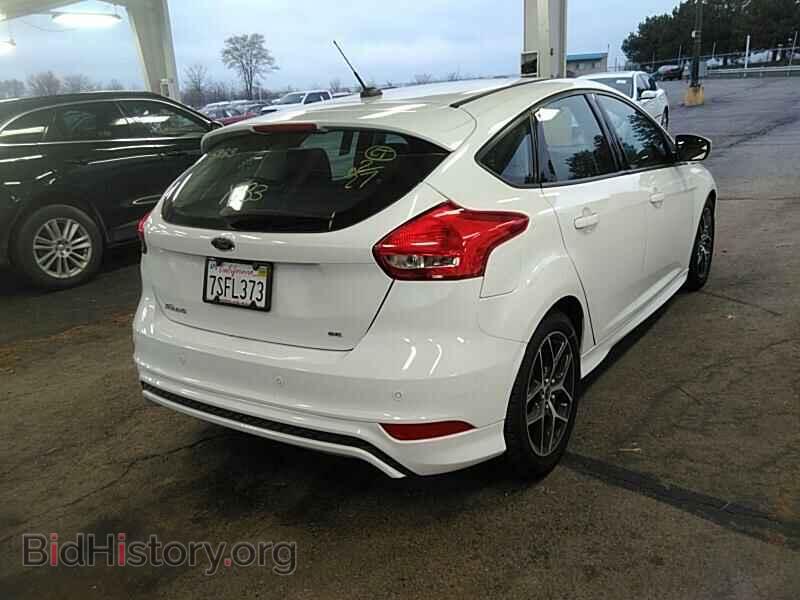 2016 Ford Focus - VIN: 1FADP3K28GL275983 - Photo 2
