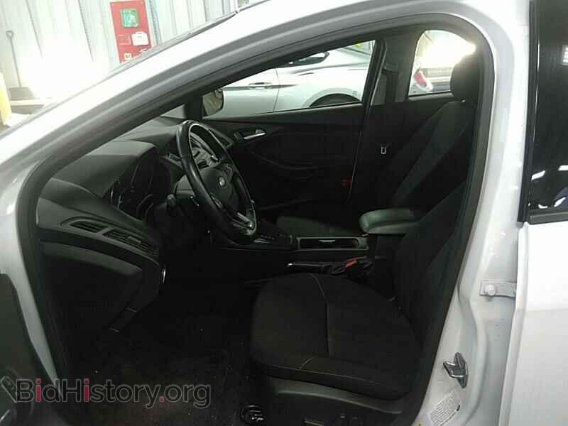 2016 Ford Focus - VIN: 1FADP3K28GL275983 - Photo 3