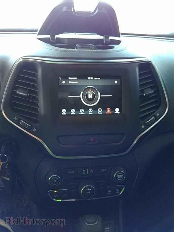 2019 Jeep Cherokee - VIN: 1C4PJLCB9KD419972 - Фото 4