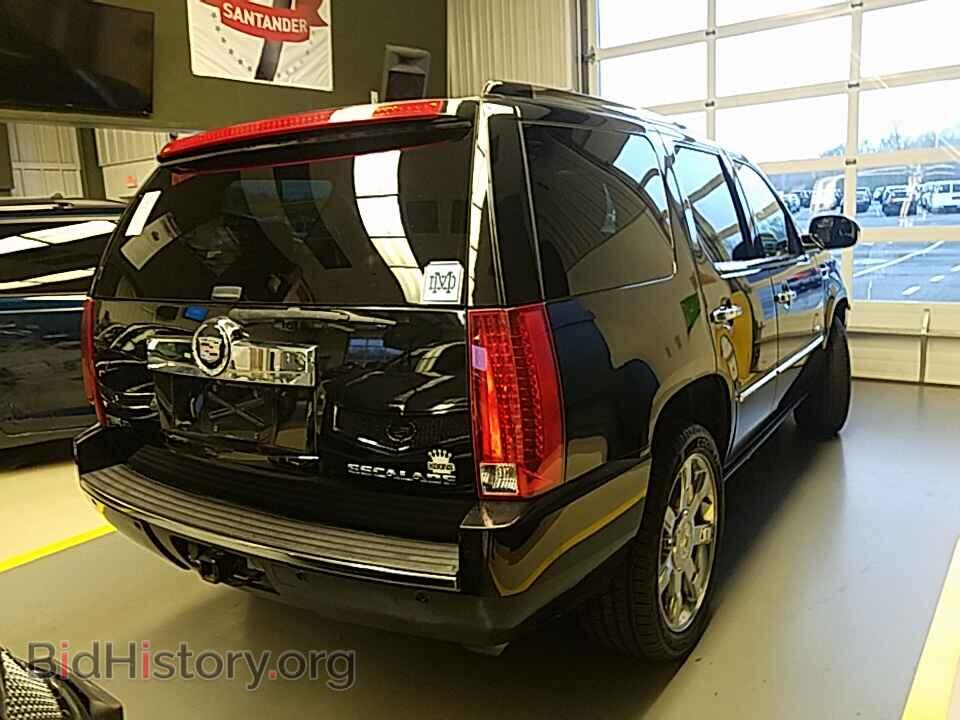 2011 Cadillac Escalade - VIN: 1GYS4CEF1BR284209 - Фото 2