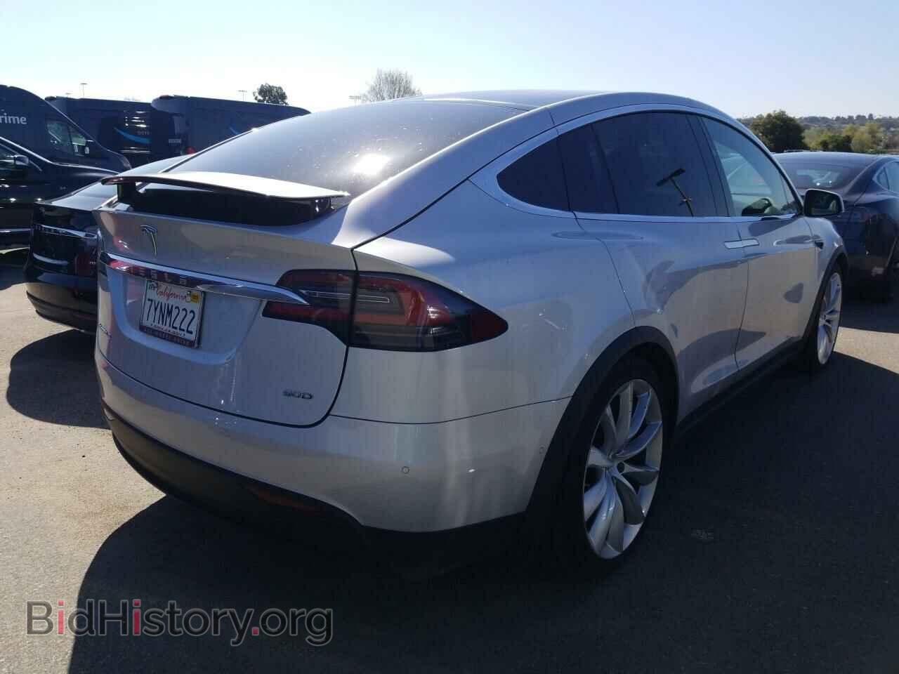 2017 Tesla Model X - VIN: 5YJXCBE26HF041421 - Фото 2