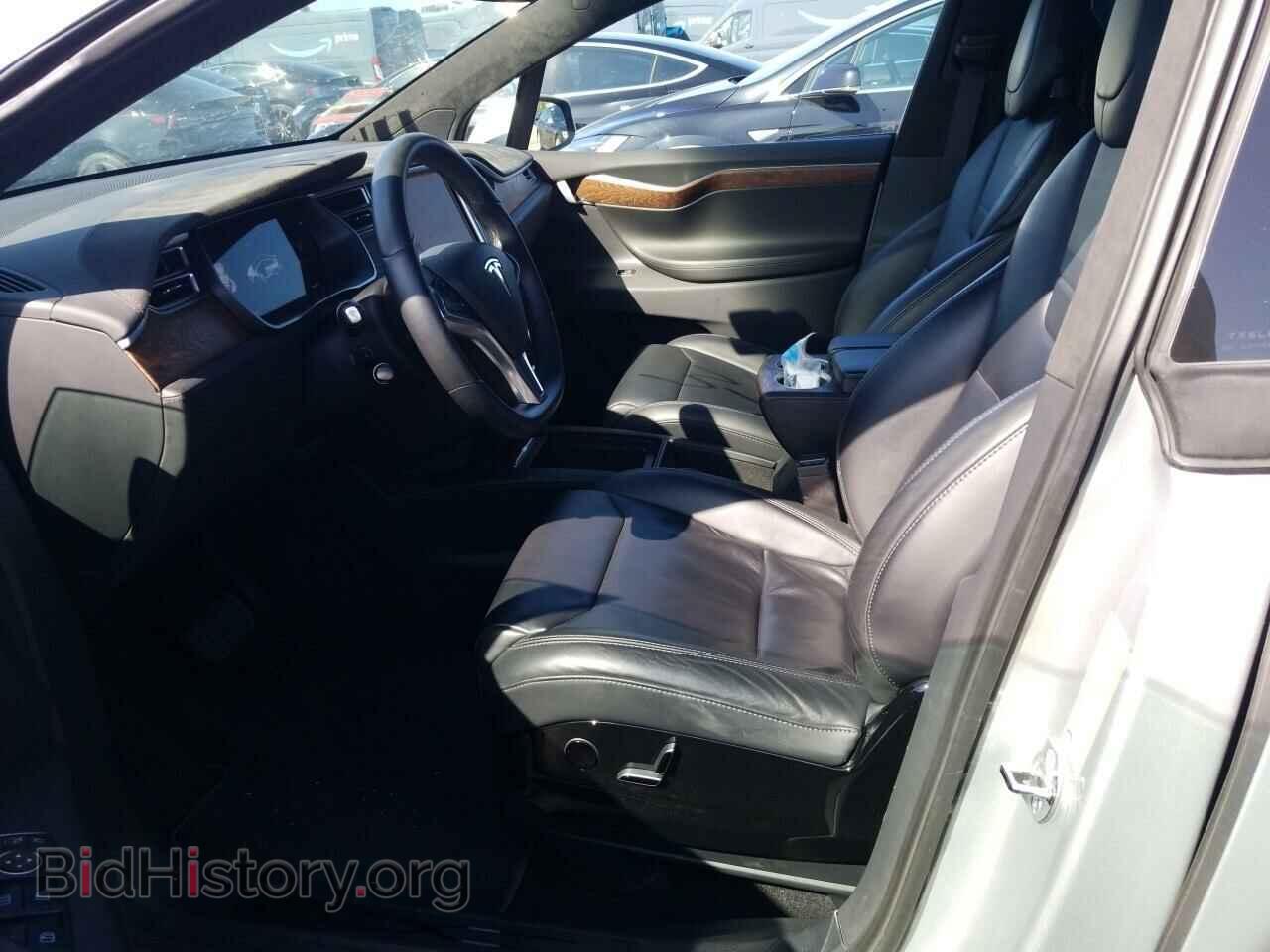 2017 Tesla Model X - VIN: 5YJXCBE26HF041421 - Фото 3