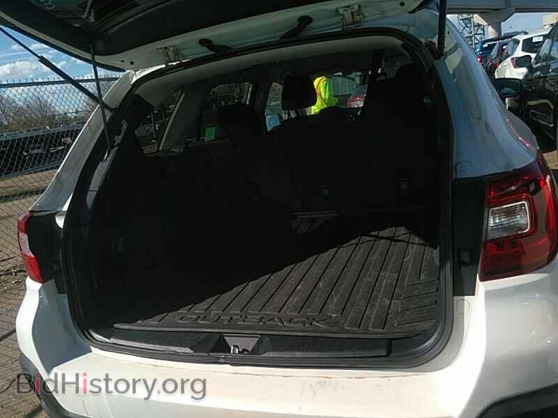 2019 Subaru Outback - VIN: 4S4BSAFC2K3377162 - Фото 7