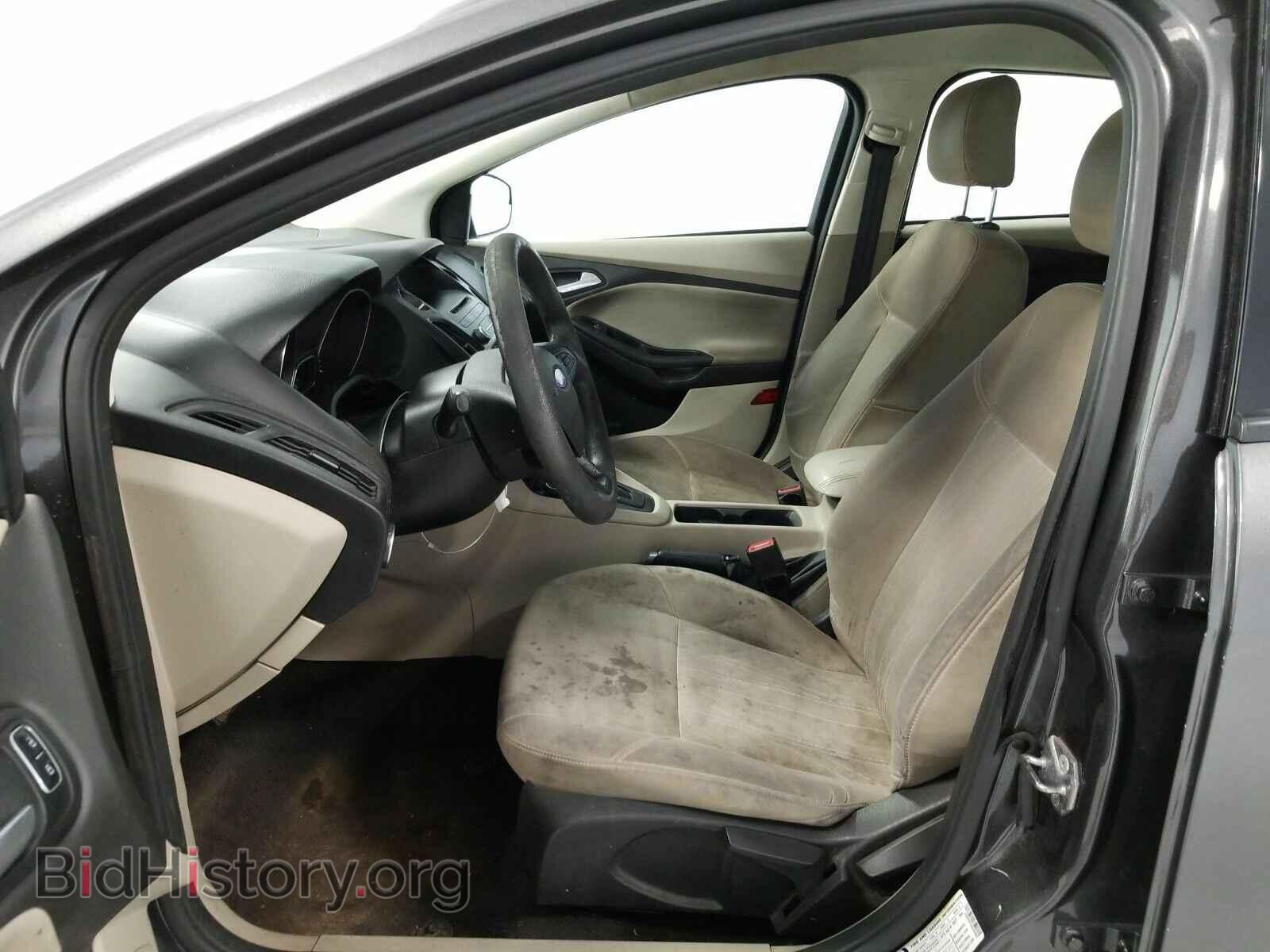 2016 Ford Focus - VIN: 1FADP3F23GL203602 - Photo 7