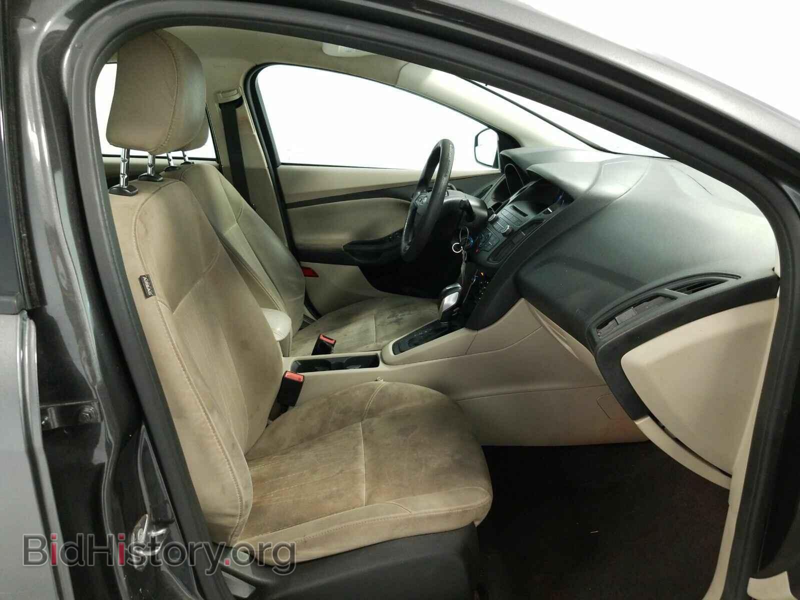 2016 Ford Focus - VIN: 1FADP3F23GL203602 - Photo 8