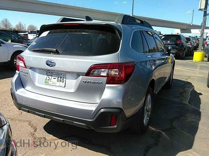 2019 Subaru Outback - VIN: 4S4BSAFC6K3372479 - Фото 2