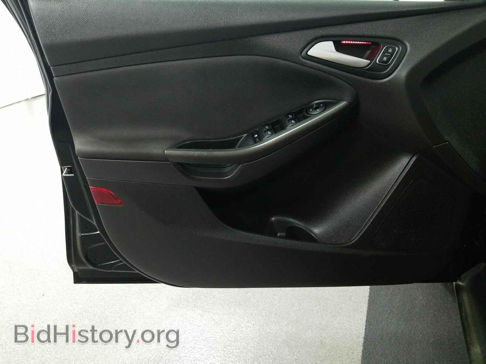 2016 Ford Focus - VIN: 1FADP3K20GL302738 - Фото 9