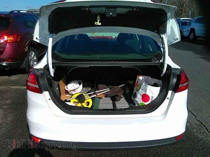 2016 Ford Focus - VIN: 1FADP3F29GL294990 - Photo 7