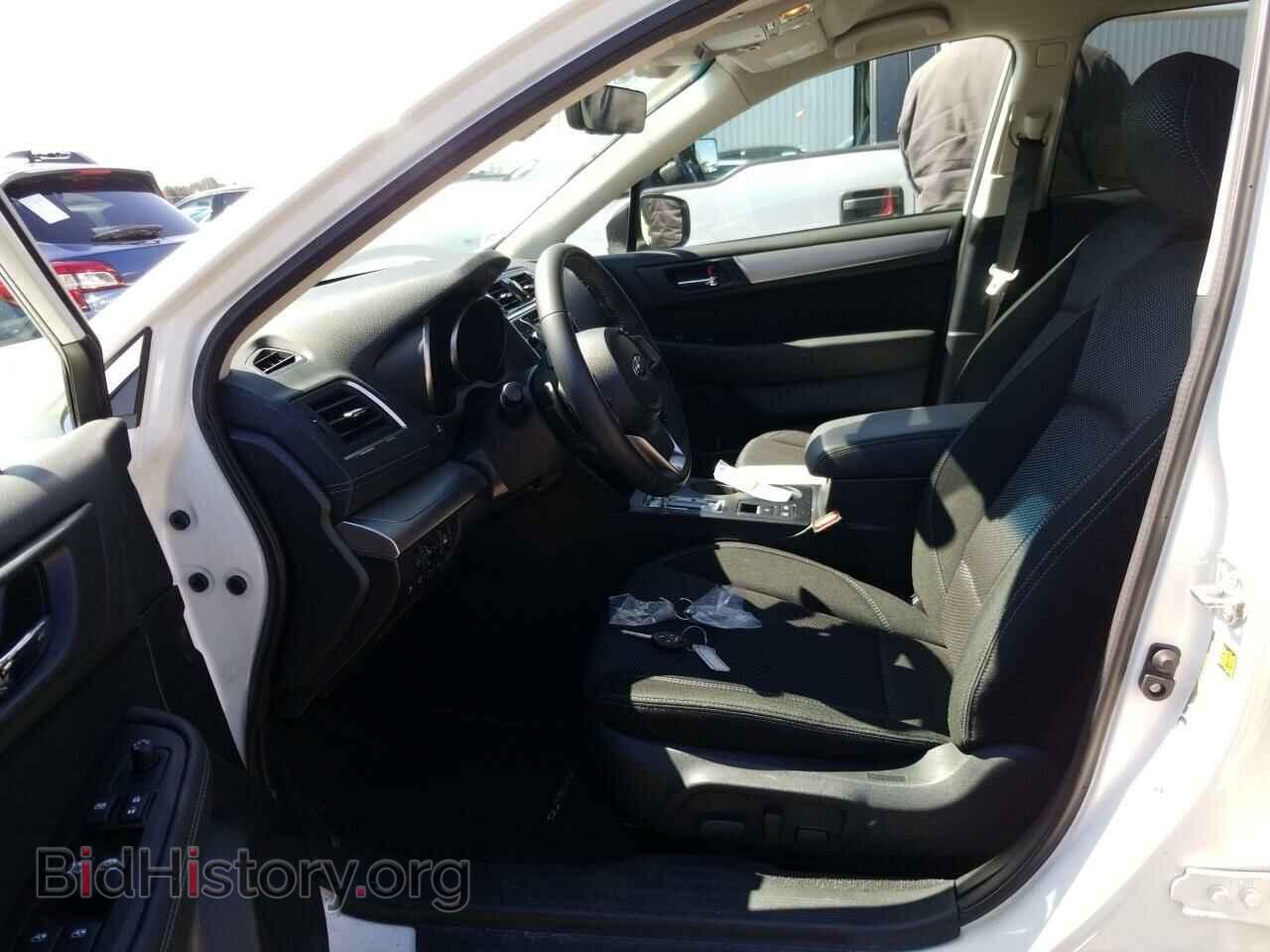 2019 Subaru Outback - VIN: 4S4BSAFC2K3351256 - Фото 3