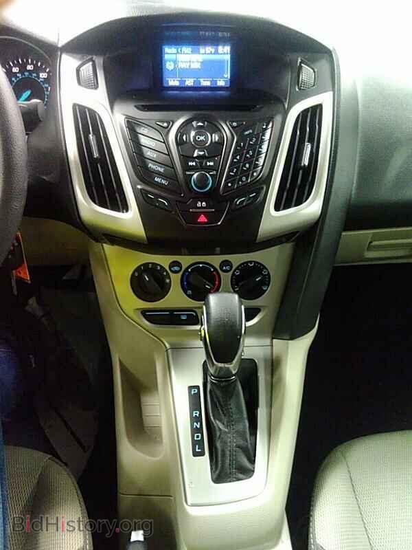 2013 Ford Focus - VIN: 1FADP3F23DL220878 - Фото 4