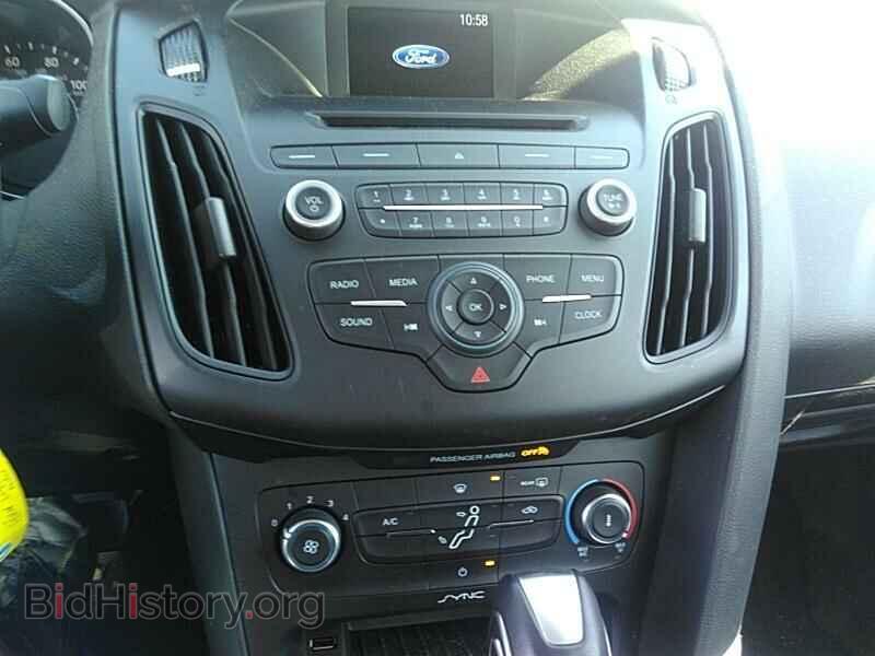 2016 Ford Focus - VIN: 1FADP3F2XGL396864 - Photo 4