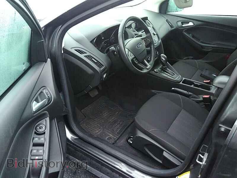 2017 Ford Focus - VIN: 1FADP3F28HL218310 - Photo 3