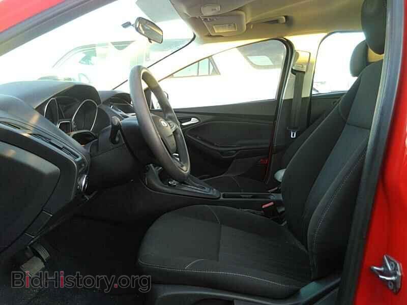 2016 Ford Focus - VIN: 1FADP3F23GL205799 - Photo 3