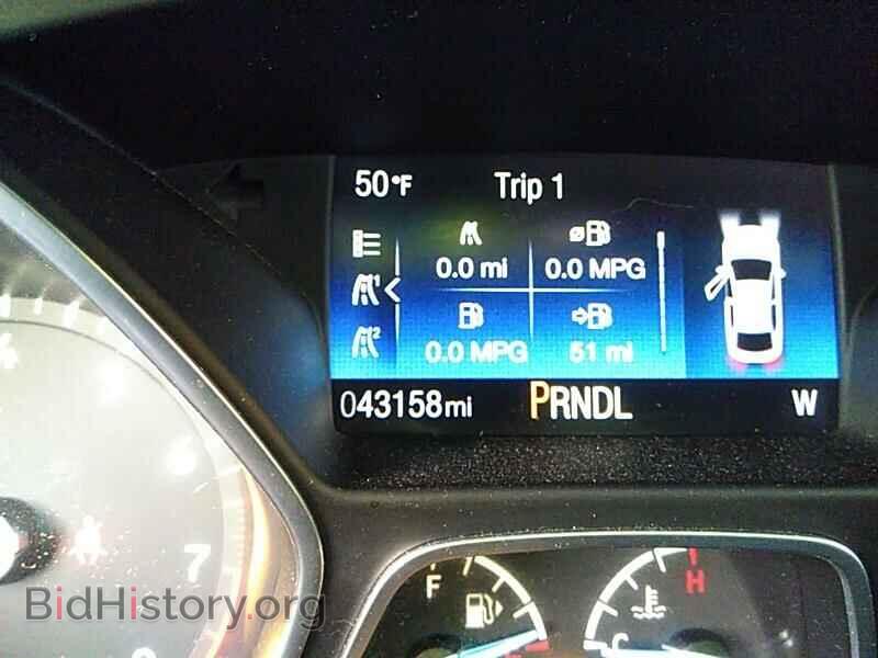 2016 Ford Focus - VIN: 1FADP3F23GL205799 - Photo 5