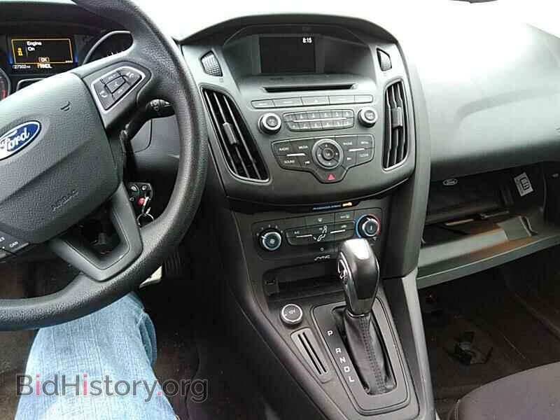 2016 Ford Focus - VIN: 1FADP3F27GL401387 - Фото 4
