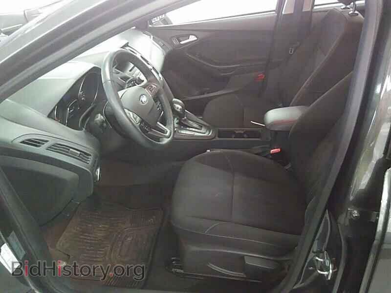2017 Ford Focus - VIN: 1FADP3K25HL235815 - Фото 3