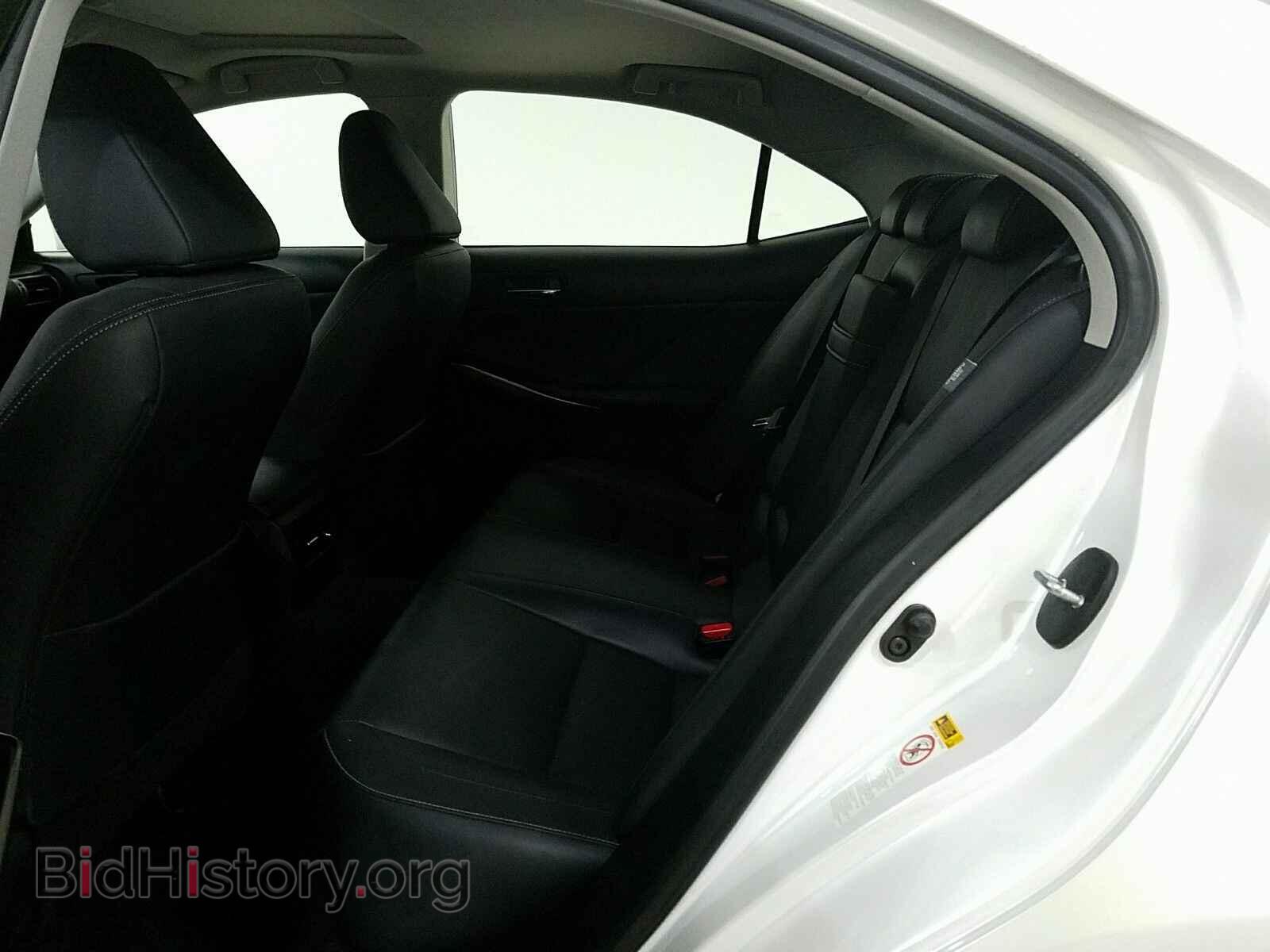 2016 Lexus IS 200t - VIN: JTHBA1D26G5020689 - Фото 13