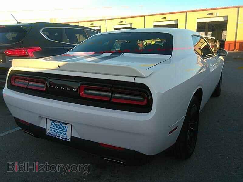 2018 Dodge Challenger - VIN: 2C3CDZAG7JH317745 - Фото 2