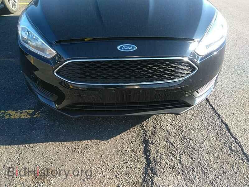 2017 Ford Focus - VIN: 1FADP3K24HL220741 - Photo 11