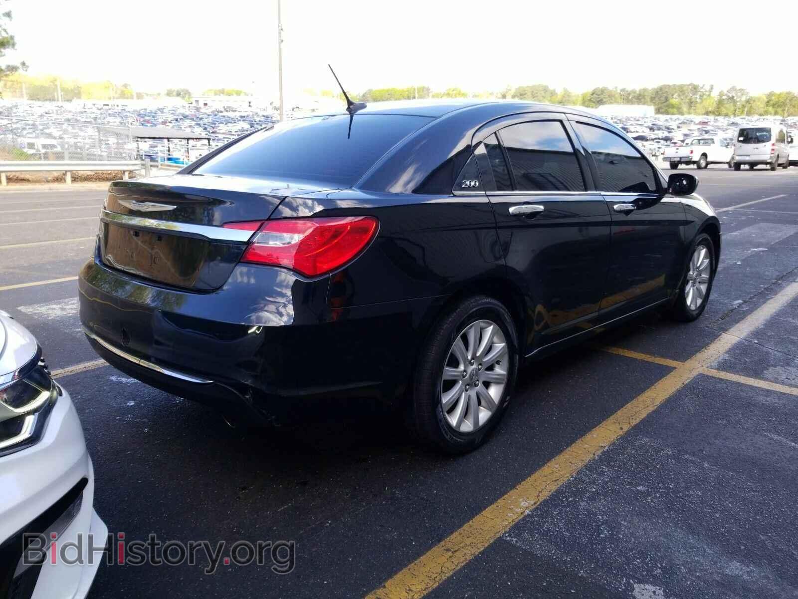 2013 Chrysler 200 - VIN: 1C3CCBCG5DN583364 - Фото 2