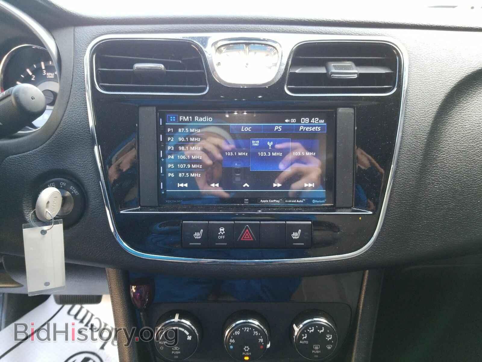 2013 Chrysler 200 - VIN: 1C3CCBCG5DN583364 - Фото 4