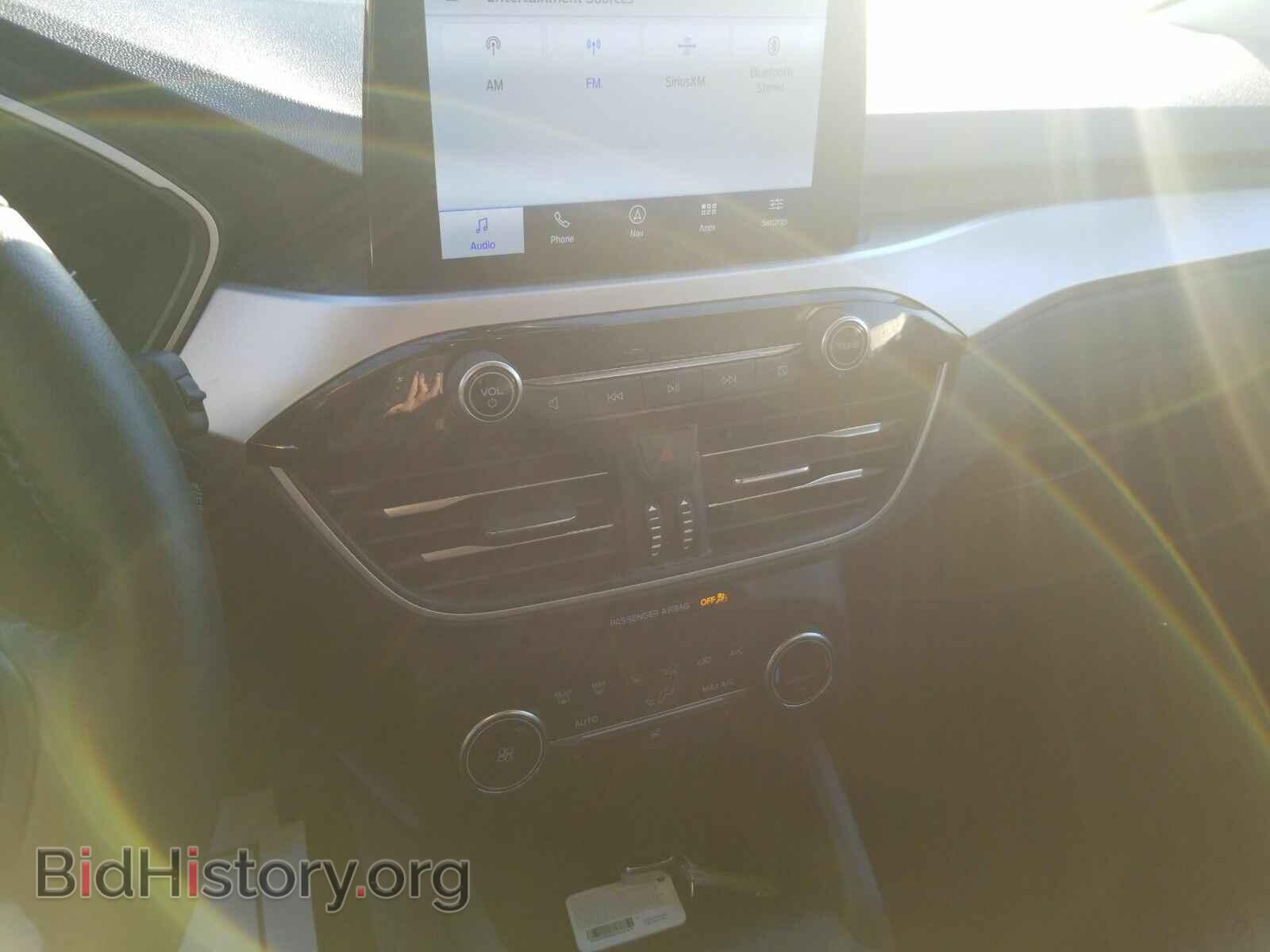 2020 Ford Escape - VIN: 1FMCU9H68LUA37207 - Фото 4