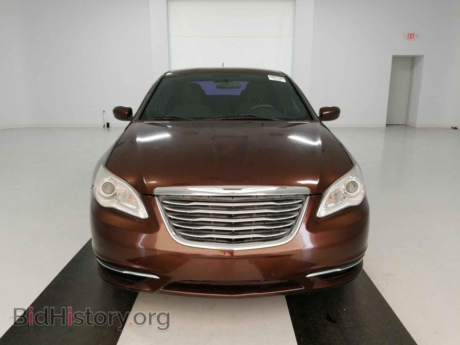 2013 Chrysler 200 - VIN: 1C3CCBBB4DN584043 - Фото 2