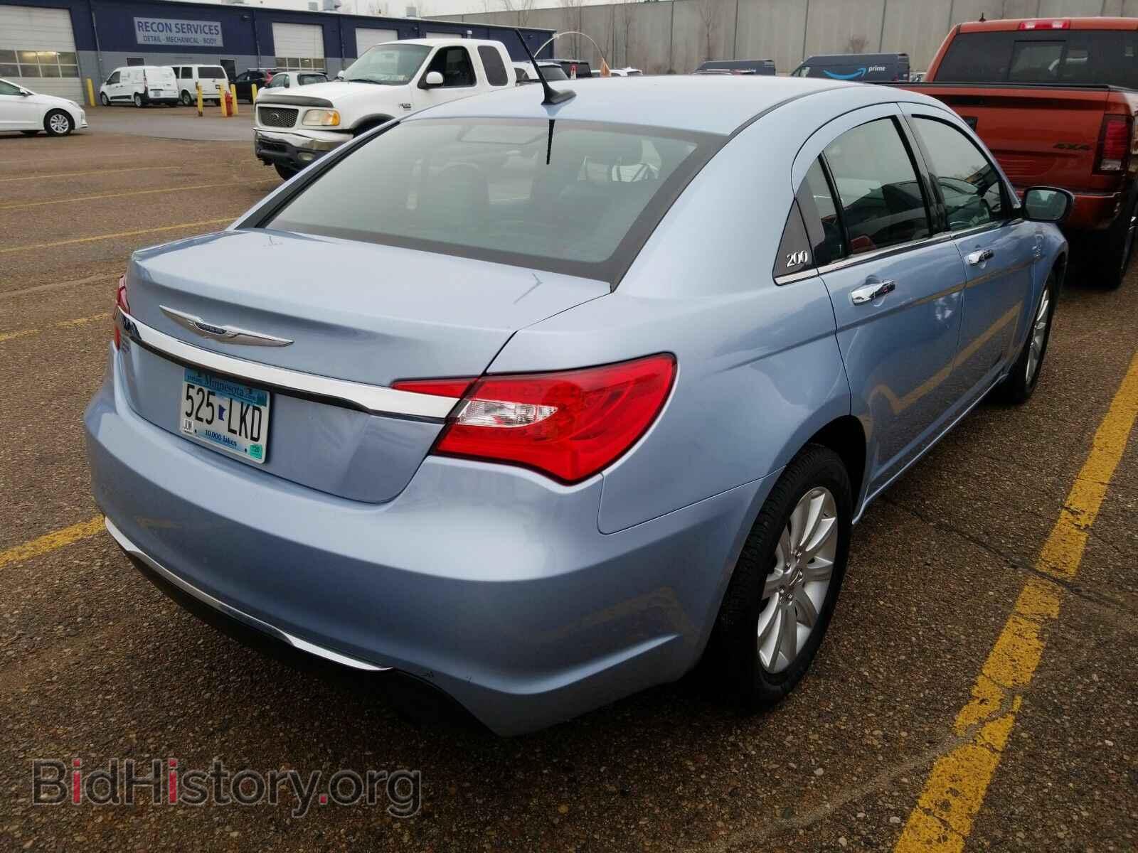 2013 Chrysler 200 - VIN: 1C3CCBCB7DN766320 - Фото 2