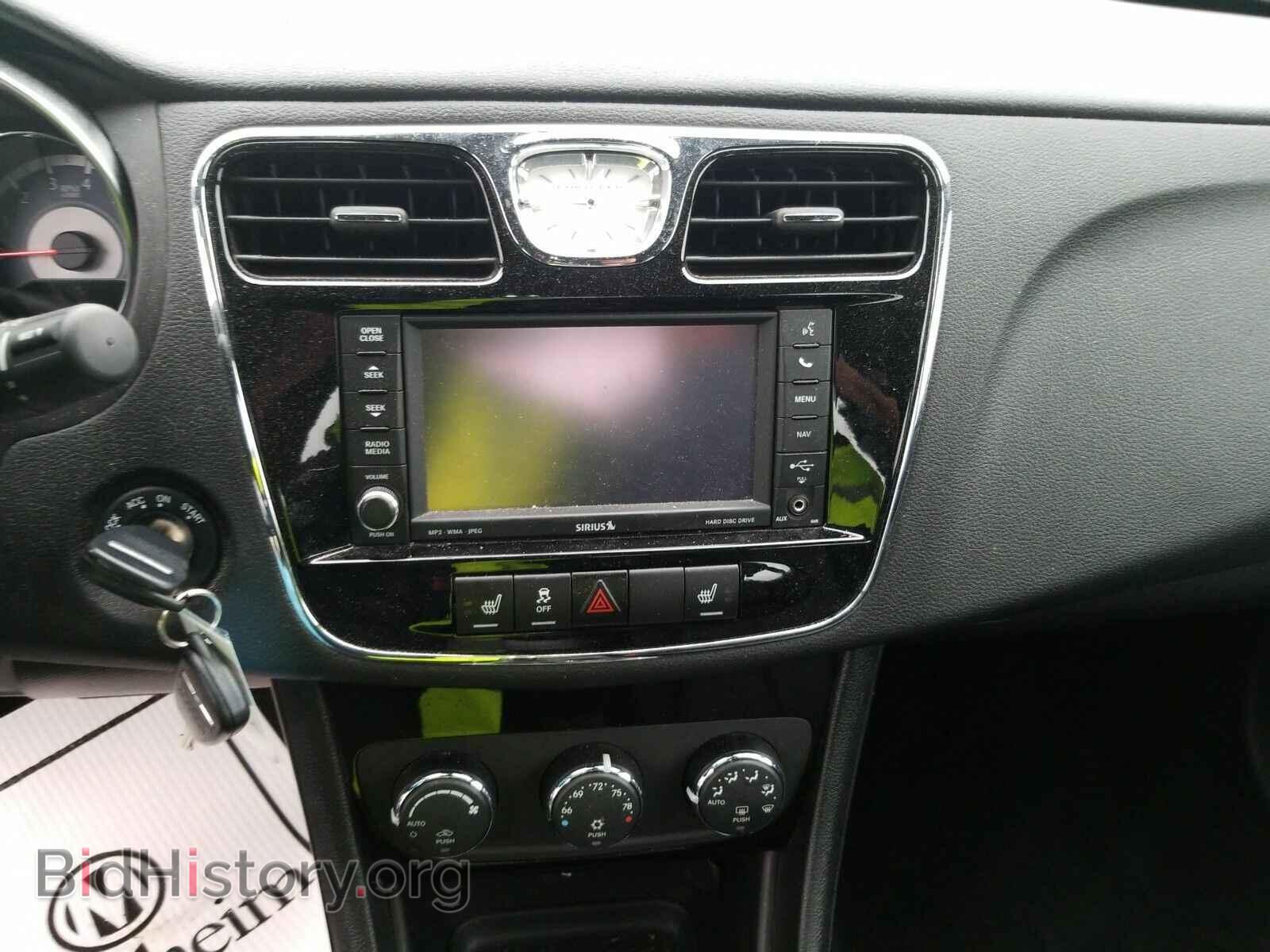 2013 Chrysler 200 - VIN: 1C3CCBCB7DN766320 - Фото 4
