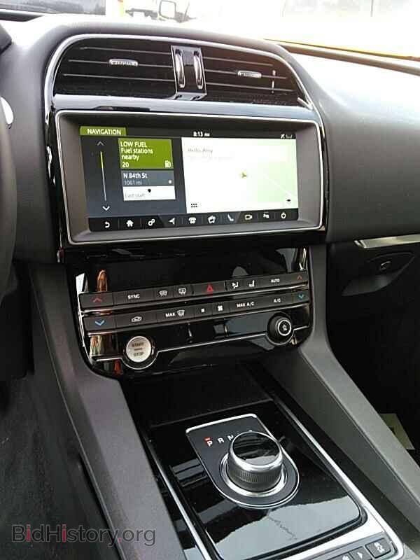 2019 Jaguar F-PACE - VIN: SADCJ2FX6KA390033 - Фото 4