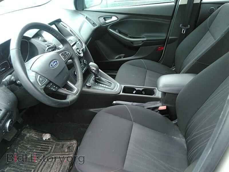 2017 Ford Focus - VIN: 1FADP3H24HL270272 - Фото 3