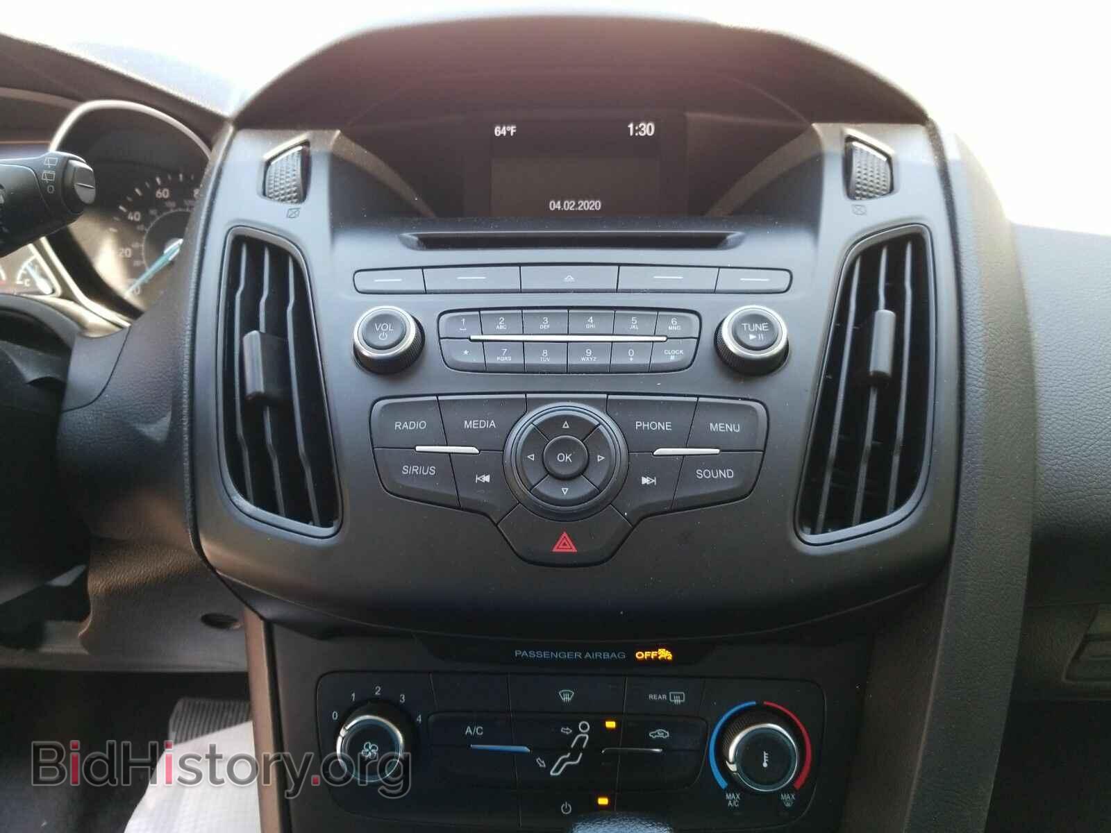 2017 Ford Focus - VIN: 1FADP3K29HL281745 - Photo 4