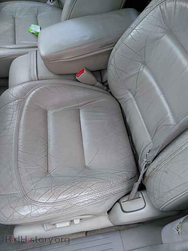2000 Cadillac DeVille - VIN: 1G6KD54Y5YU207923 - Photo 13