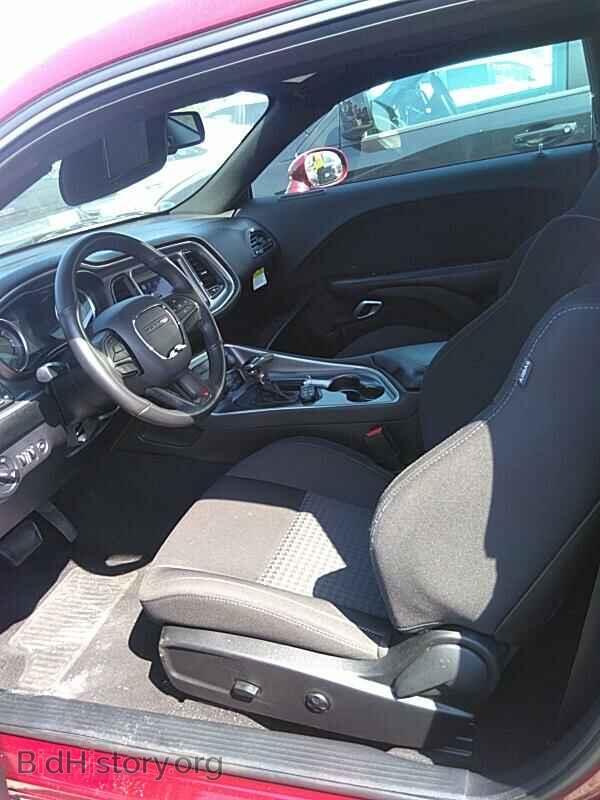 2019 Dodge Challenger - VIN: 2C3CDZBT6KH654761 - Photo 3