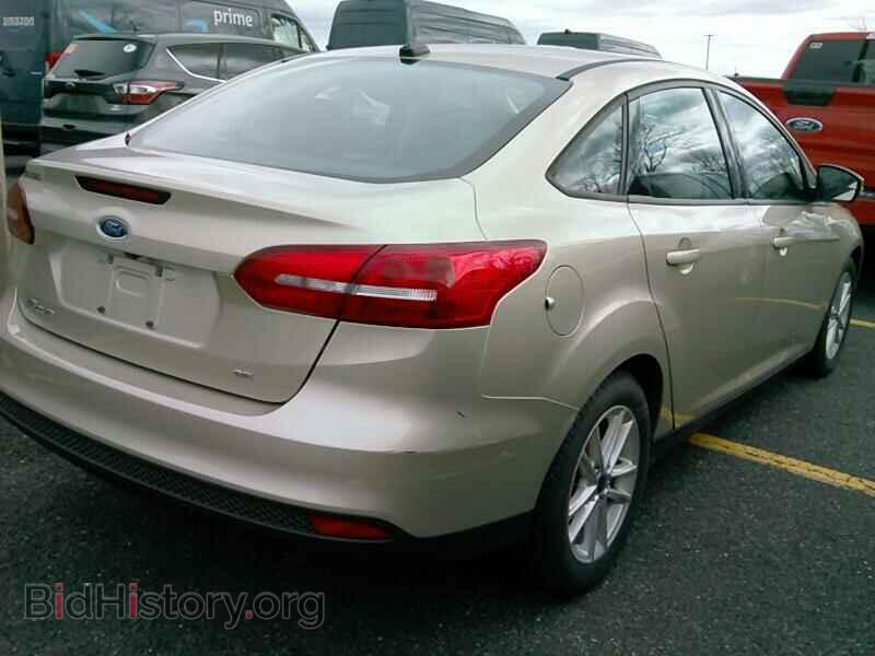 2017 Ford Focus - VIN: 1FADP3F28HL212295 - Фото 2