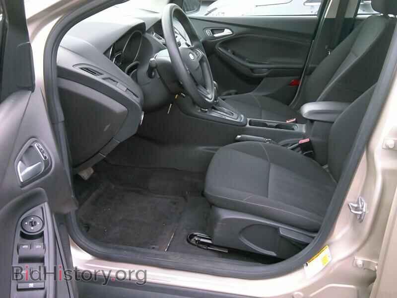 2017 Ford Focus - VIN: 1FADP3F28HL212295 - Фото 3
