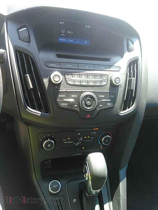 2017 Ford Focus - VIN: 1FADP3F21HL213465 - Фото 4