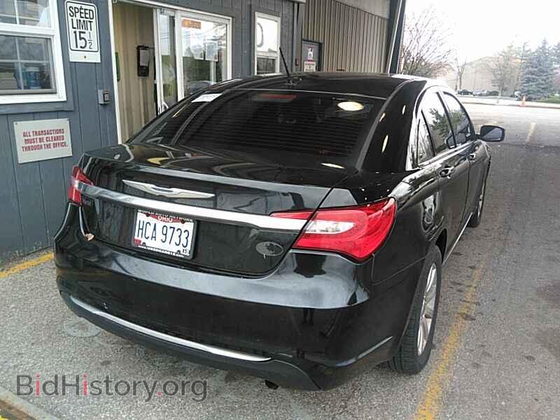 2013 Chrysler 200 - VIN: 1C3CCBBB9DN578593 - Фото 2