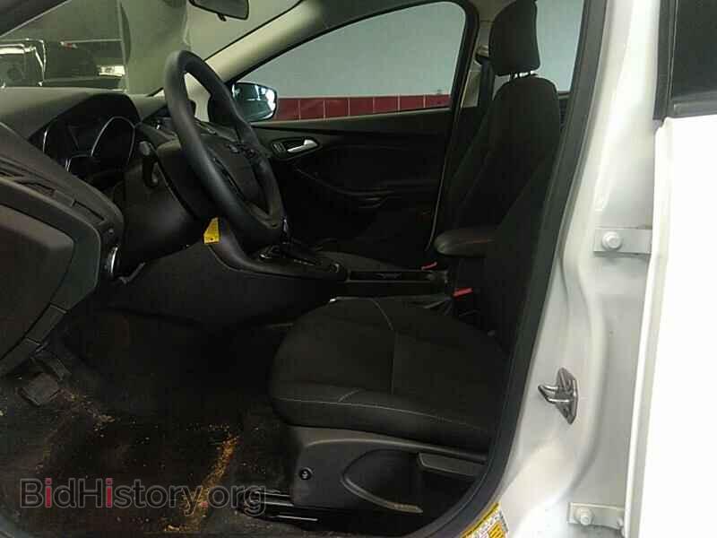 2016 Ford Focus - VIN: 1FADP3F24GL391661 - Фото 3