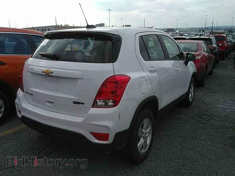 2017 Chevrolet Trax - VIN: KL7CJNSB9HB092096 - Фото 2